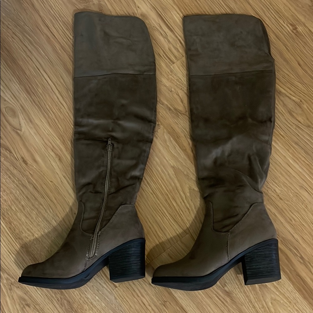 Journee Collection Brown Knee-High Boots New sz. 8